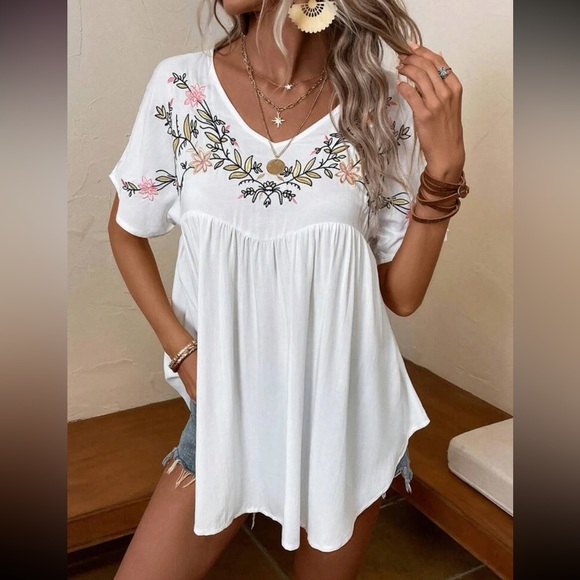 Boho Floral Embroidered Short Sleeve Oversized Blouse - Picture 7 of 12